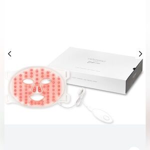 NIB Dessee Pro Express LED mask